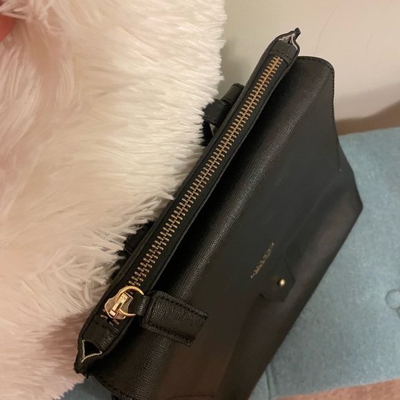 Lacucci leather backpack style purse in black with interior zip pocket - Picture 10 of 14